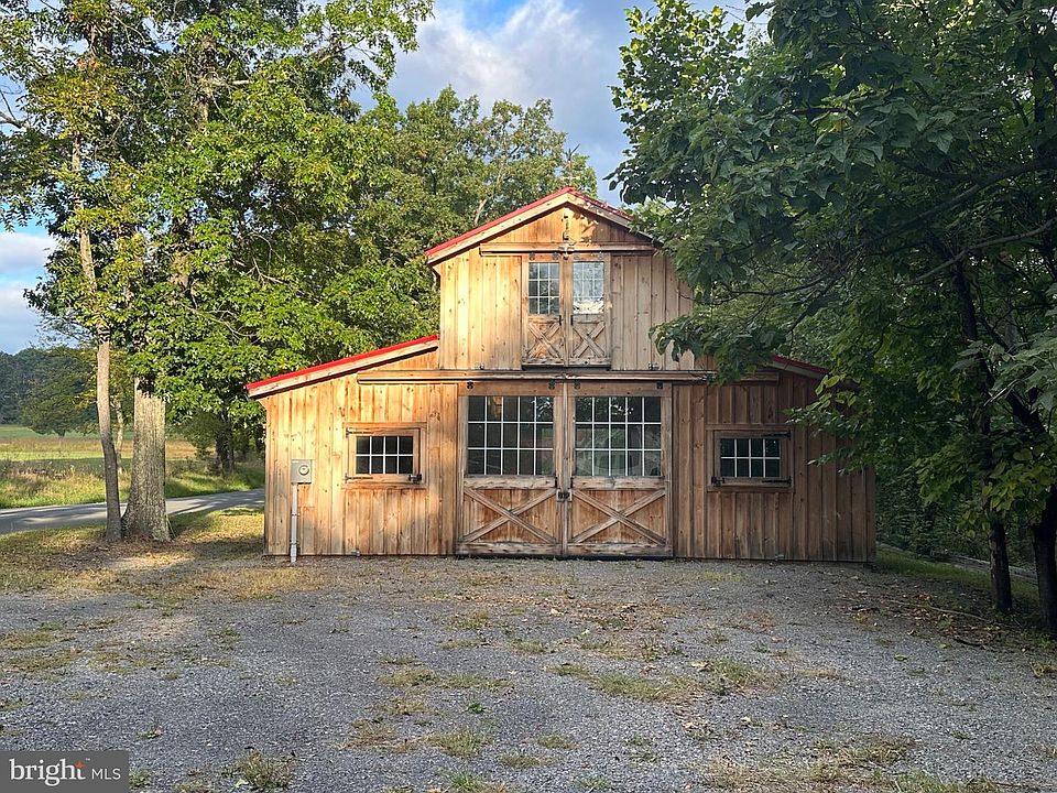2nd image of 1450 Middle Ridge Rd