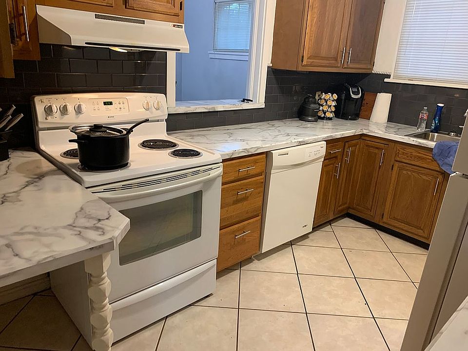 1st image of 1046 E Gum St