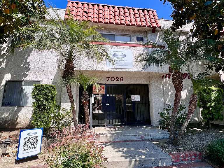 Sepulveda Blvd — Photo 17