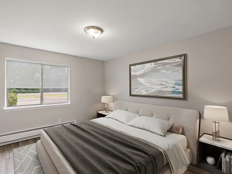 Hines Park Place Apartments — Photo 8