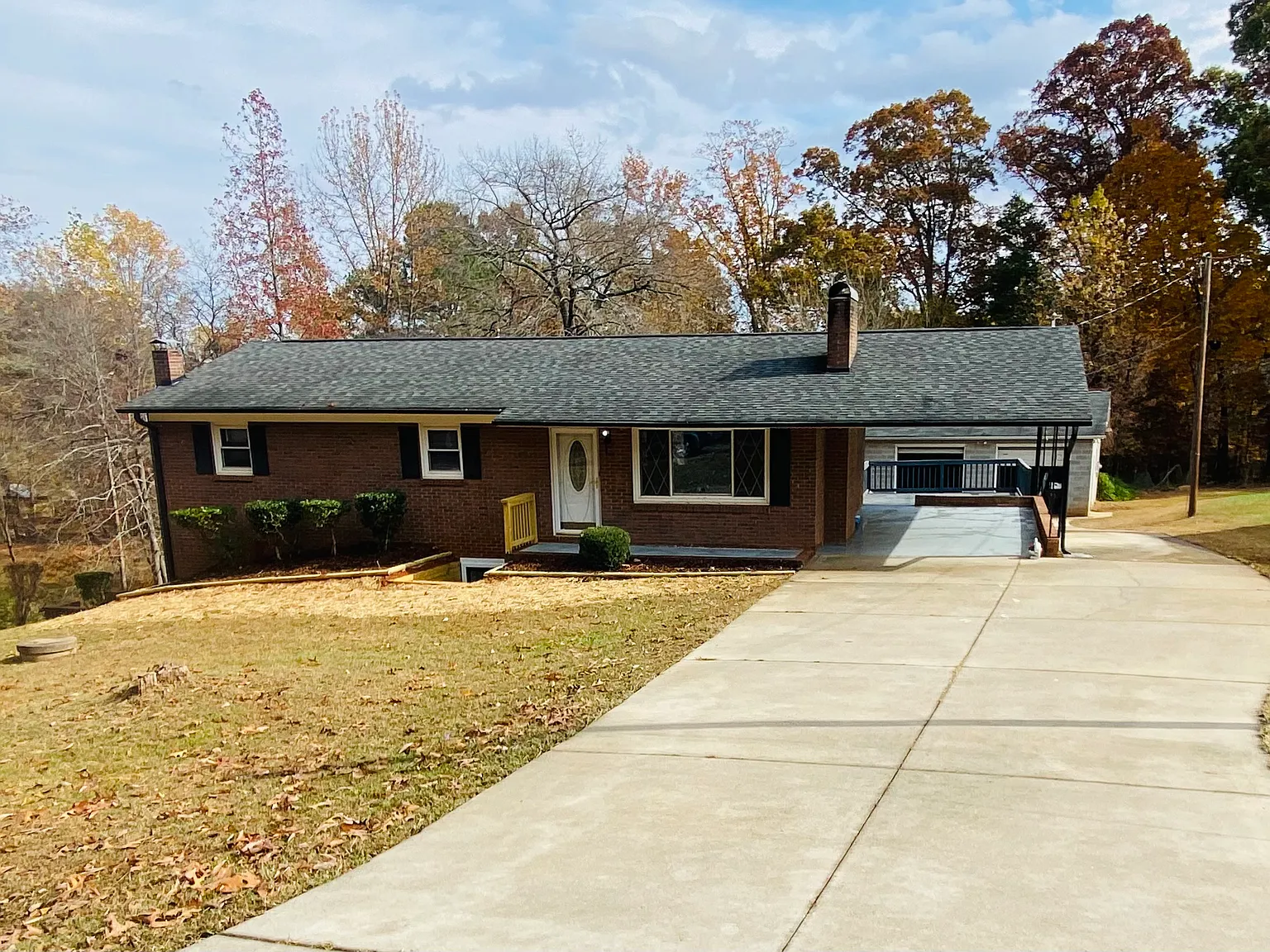 4 bed, 2392 sqft, $2,150 — Photo 2