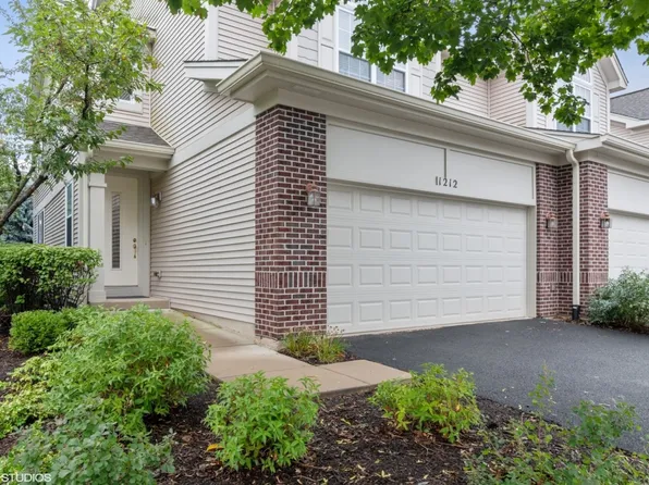 1212 Townes Cir, Aurora, IL 60502