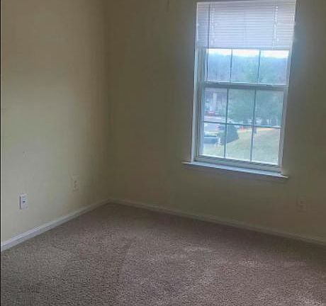 3rd image of 40 Smokewood Ct APT 200
