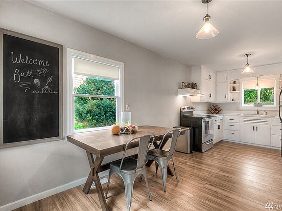3rd image of 25630 Lawson St
