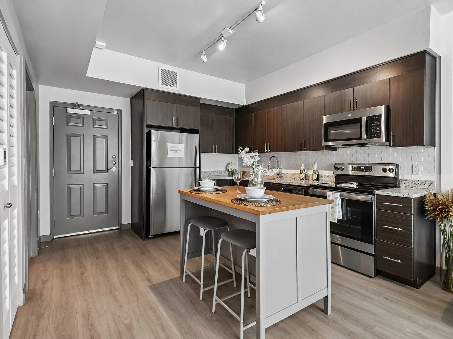 Remi West Dallas — Photo 3