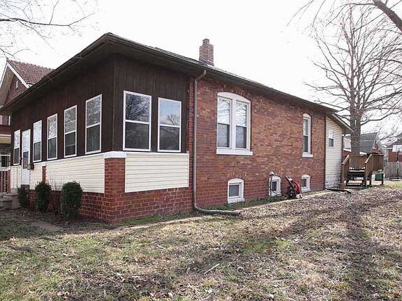 3rd image of 2406 Delmar Ave