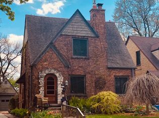 6315 W McKinley Ave, Wauwatosa, WI 53213
