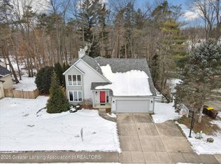 5639 Creekwood Ln, Haslett, MI 48840