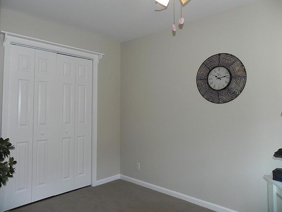 5th image of 345 Heidi Dr