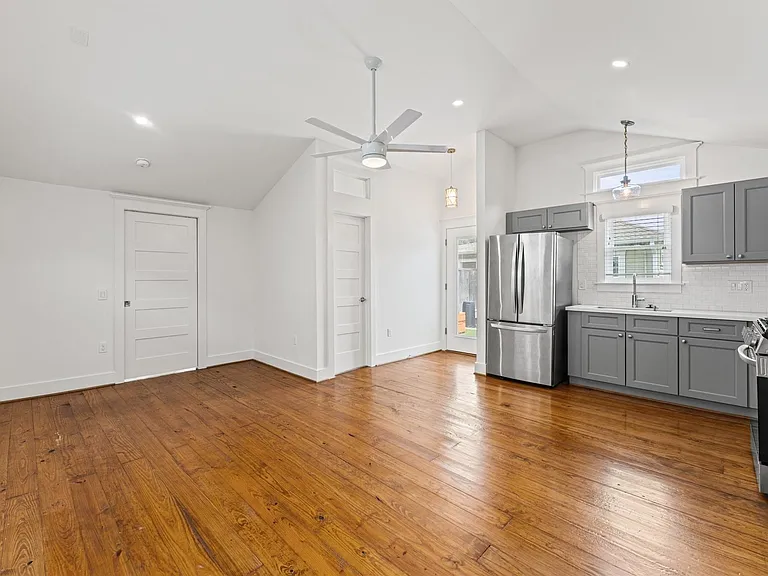 732 E 12th 1/2 St #3 — Photo 3