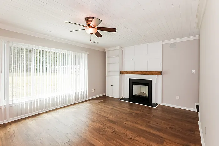 3 bed, 2.5 bath, 1753 sqft, $2,145 — Photo 4