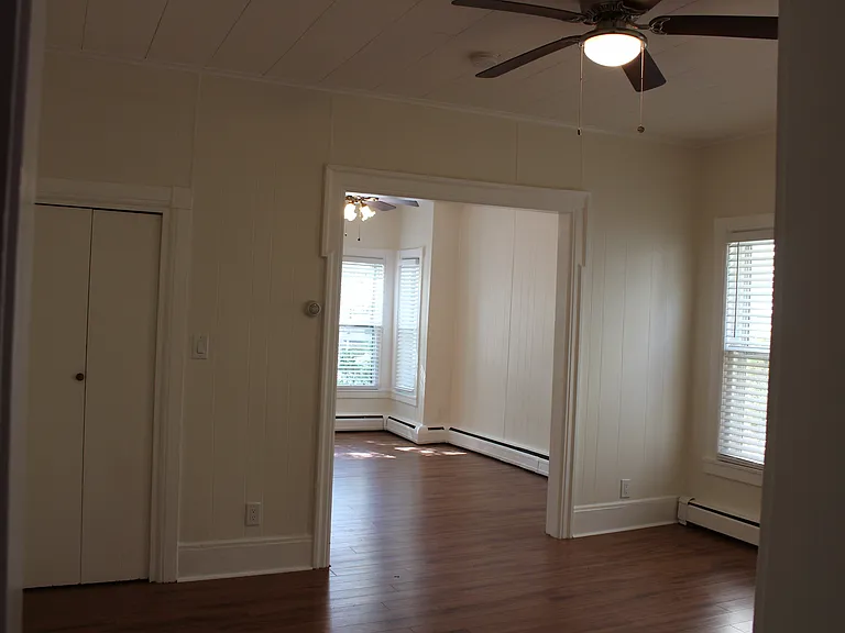 513 S Albany St — Photo 9