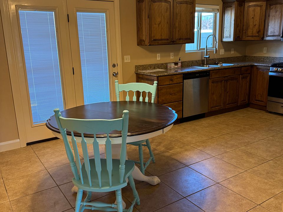 Patio doors to fenced patio