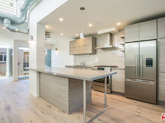 3rd image of 1433 18th St APT 5
