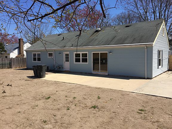 4th image of 856 Tudor Dr