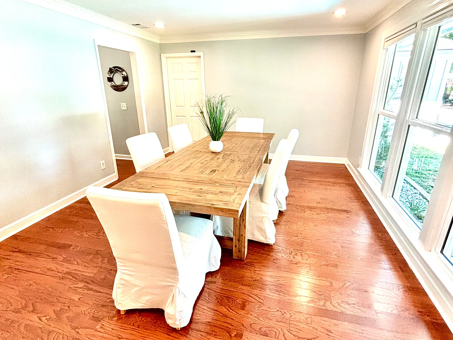 4 bed, 2322 sqft, $4,000 — Photo 3