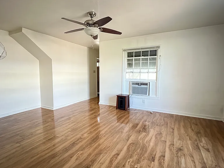 3821 Woodleigh St #1 — Photo 6