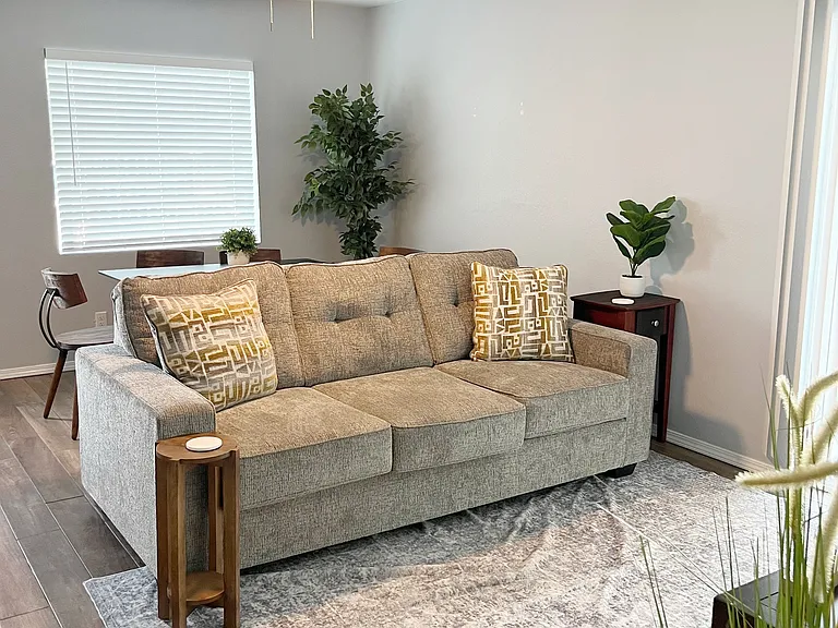 102 Walnut Ct — Photo 3