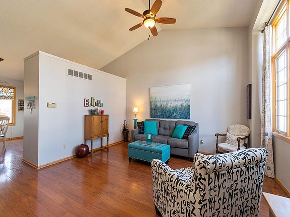 4th image of 3827 Brookdale Ave
