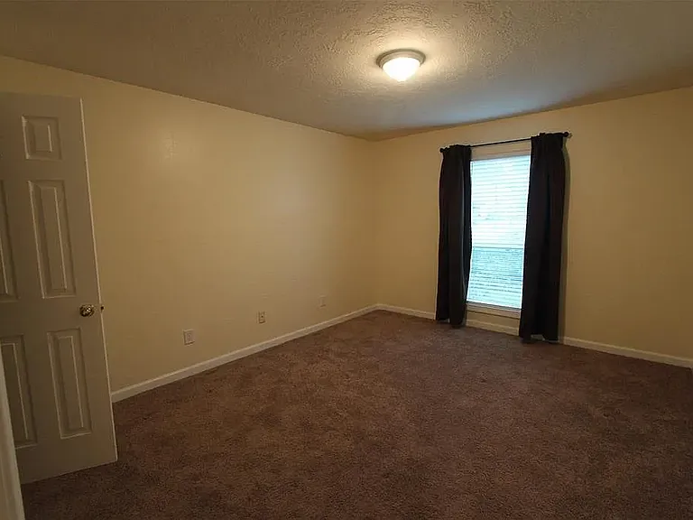 22715 Bridgewater Dr — Photo 16