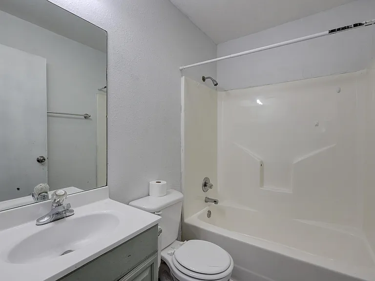 713 S Walker St #A — Photo 16