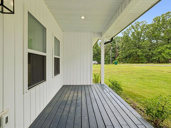 5th image of 111 Friel Dr