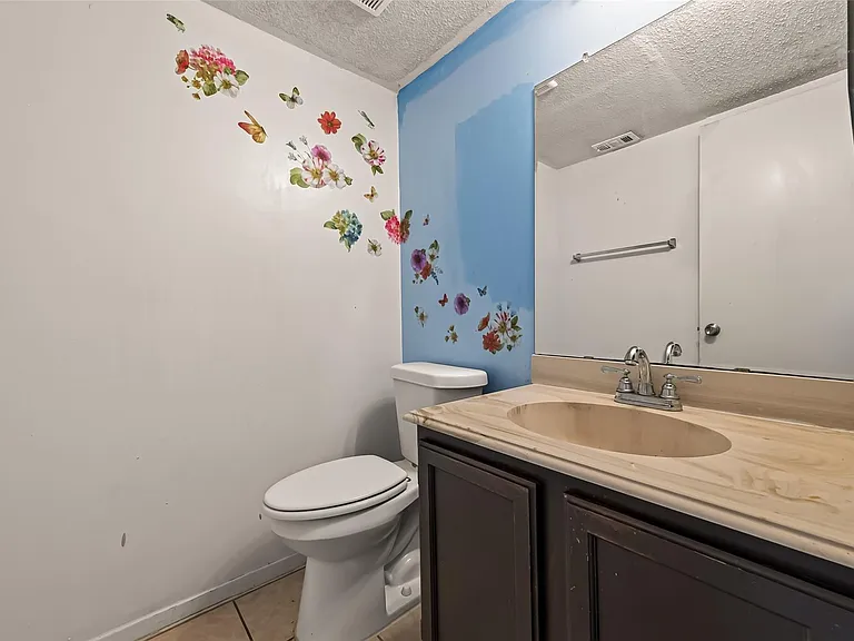 1818 Foxlake Dr — Photo 17