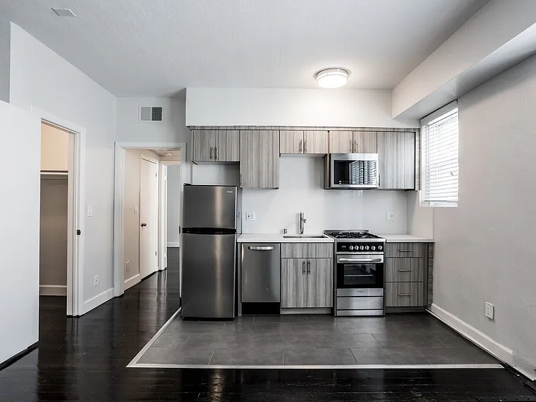 The Lido Apartments — Photo 2