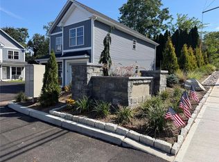 1 Teresa Ann Xing, West Warwick, RI 02893
