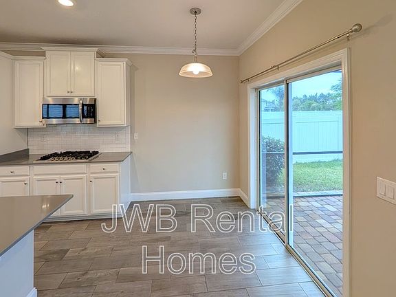 3rd image of 95 Silver Creek Pl