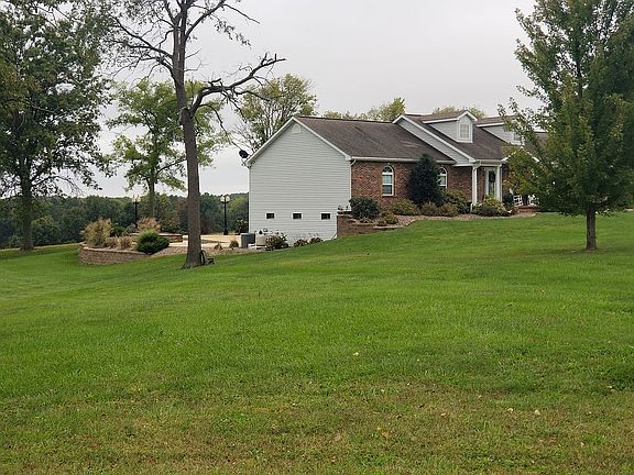 Side view of retaining wall
