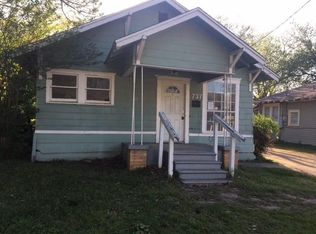 737 N Robinson St, Cleburne, TX 76031