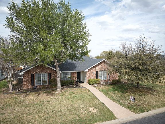 3rd image of 3530 Grandview Dr