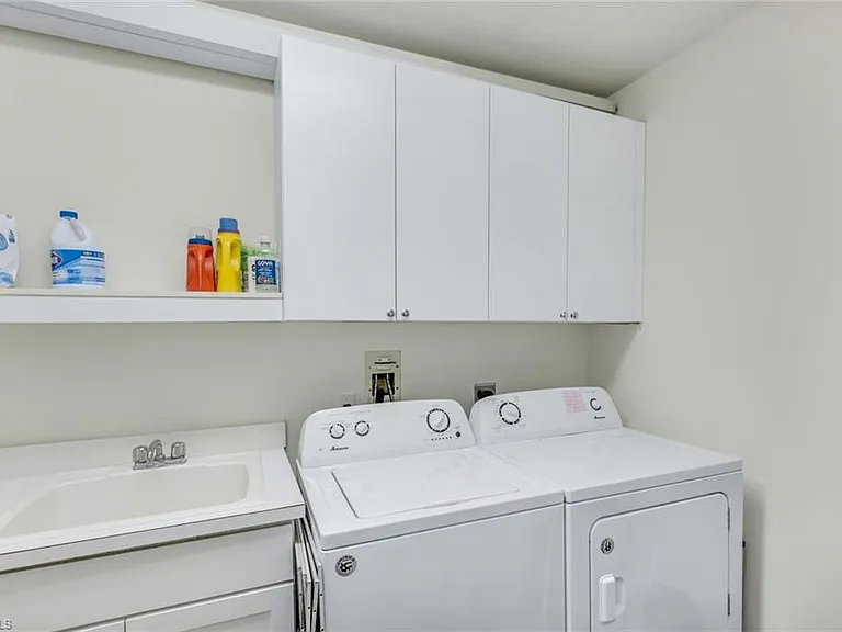 400 Flagship Dr #401 — Photo 21