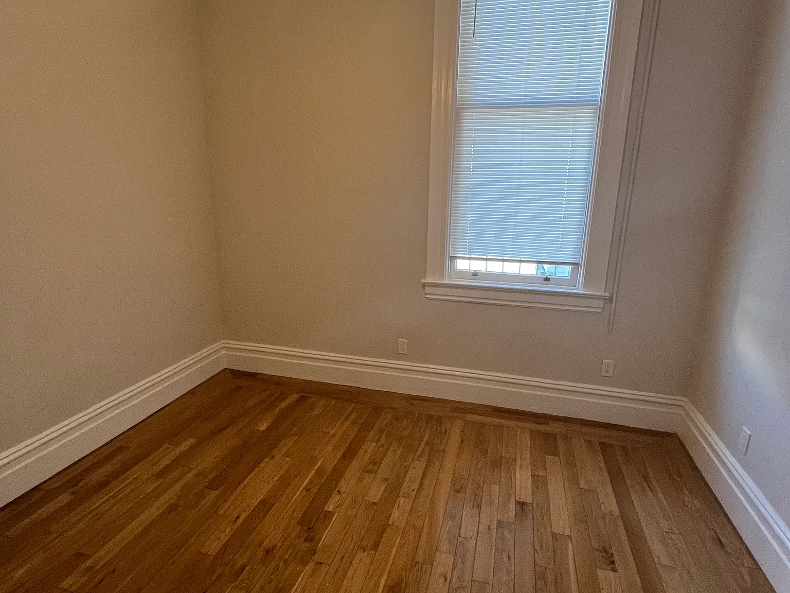 1 bed, 864 sqft, $3,350 — Photo 4