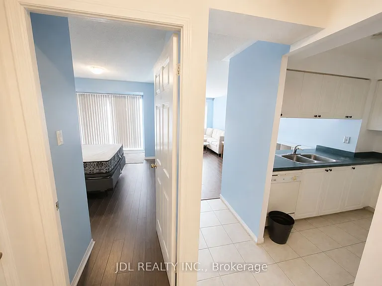 887 Bay St #603 — Photo 8