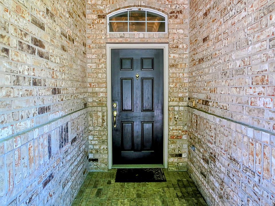 1st image of 8376 Davis Dr