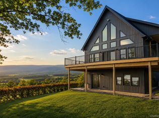 98 Fox Hill Rd, Wallkill, NY 12589