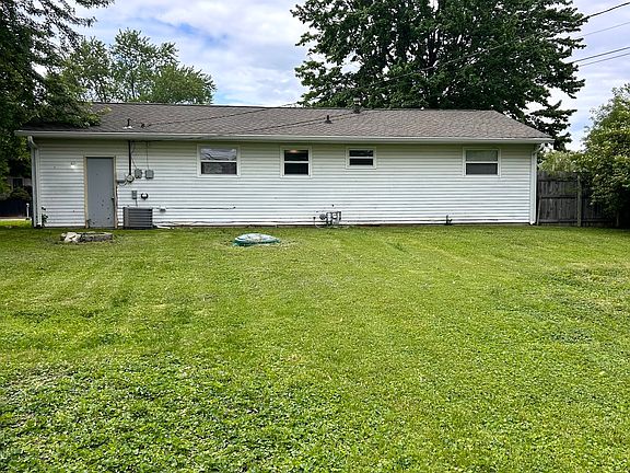 2nd image of 5621 Linda Ln