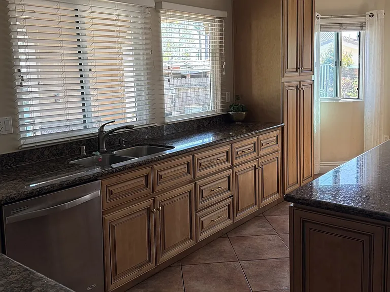 507 Grove Pl — Photo 30