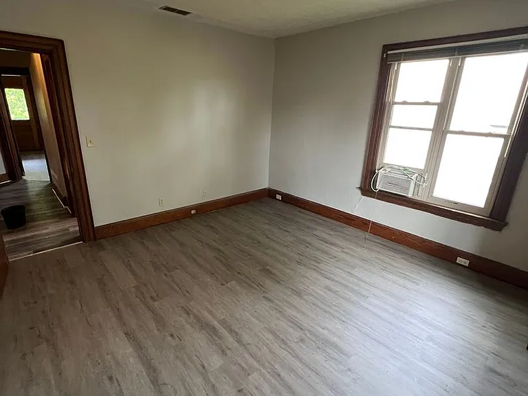 512 Wallace Ave — Photo 17