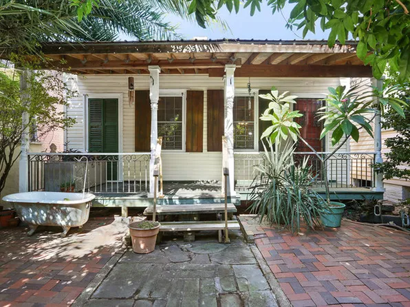 2525 Carondelet St, New Orleans, LA 70130