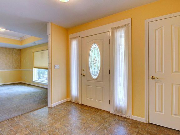 4th image of 135 Castaline Dr