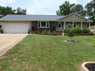 435 Shamrock Dr, Boiling Springs, SC 29316