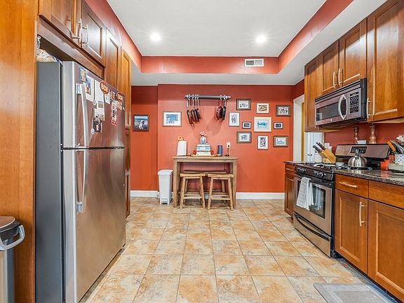 4th image of 71 Romsey St APT 2