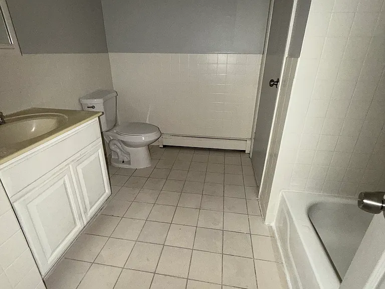 220 3rd St #3B — Photo 9