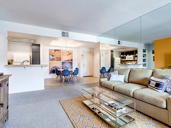 4th image of 510 Camino De La Reina Unit 202