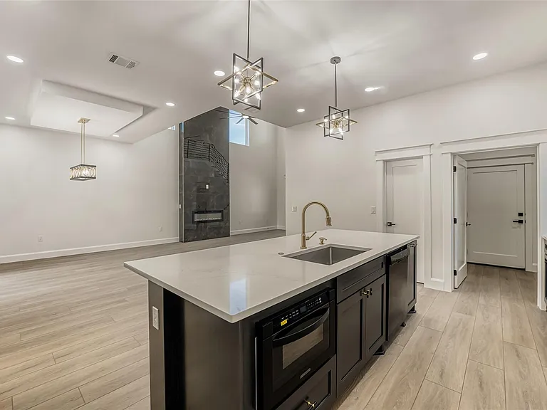406 E Carrie Mnr — Photo 15