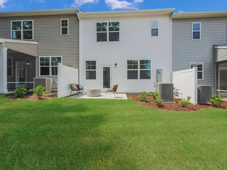 234 Deercroft Dr — Photo 4