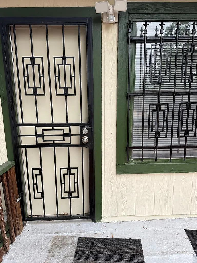 1 bed, 1.0 bath, $1,400 — Photo 1